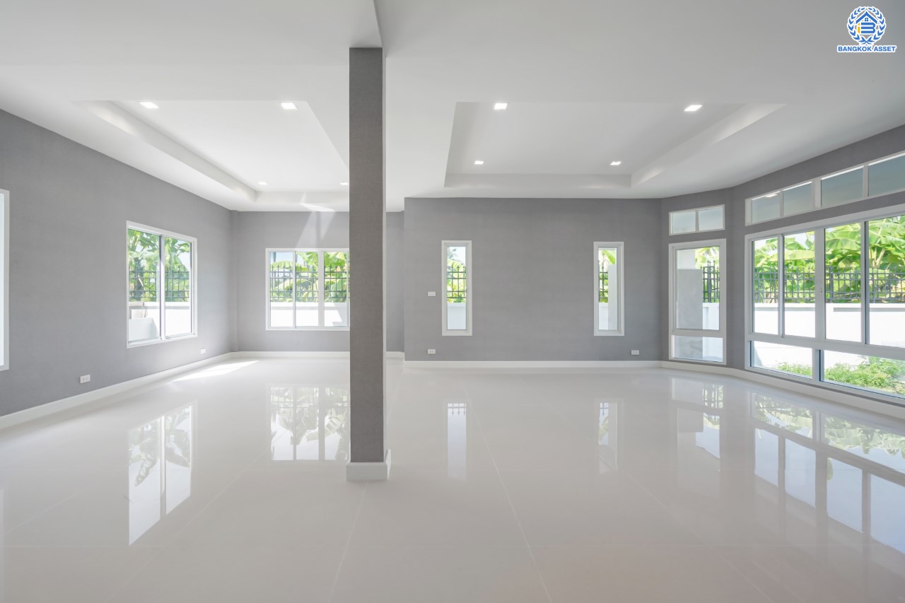 บ้านมือสองตกแต่งใหม่ ม.ราชพฤกษ์ บางบอน4 หลังมุม ตกแต่งหรูหรา เนื้อที่ 102 ตร.ว. ฟังก์ชัน 3 ห้องนอน 3 ห้องน้ำ จอดรถได้ 4 คัน พื้นที่สนามหญ้ากว้างกว่า 106 ตร.ม. บนทำเลศักยภาพ เชื่อมต่อหลายเส้นทาง ใกล้เดอะมอลล์บางแค จุดขึ้นทางด่วน "เพชรเกษม" และรถไฟฟ้าสายสีน้ำเงิน "สถานีหลักสอง"